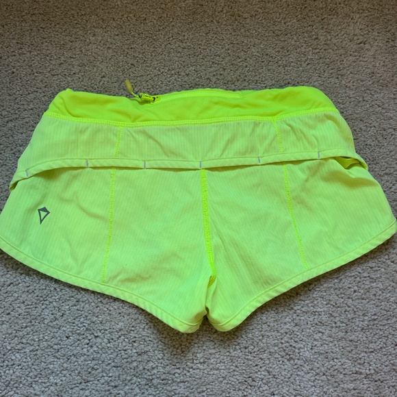 lululemon kids yellow shorts - Picture 4 of 5